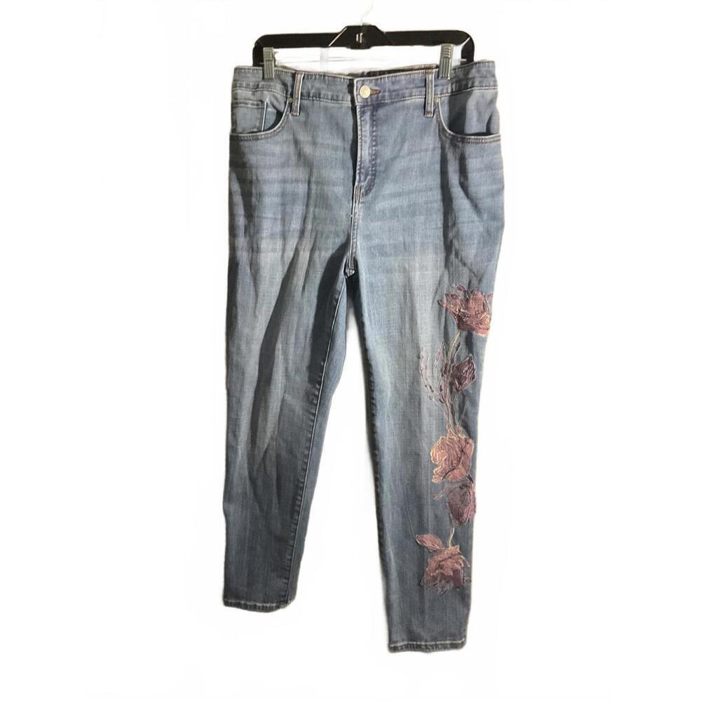 Chicos Girlfriend So Slimming  Slim leg ankle Embroidered Light Wash Jeans  35"